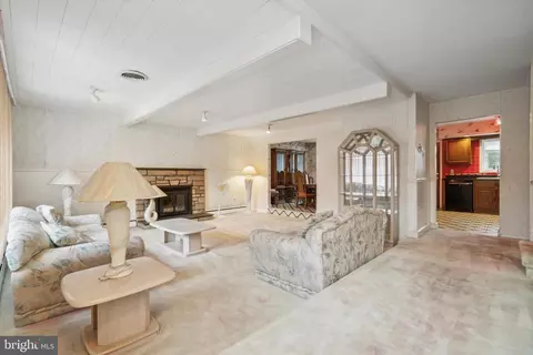 4467 Yates Rd, Bensalem, PA 19020