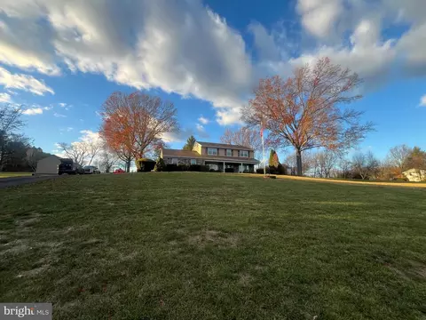613 Hillcrest Dr, Perkasie, PA 18944