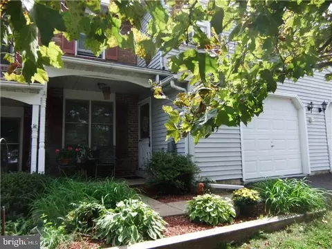 7 Grove Cir, Sellersville, PA 18960