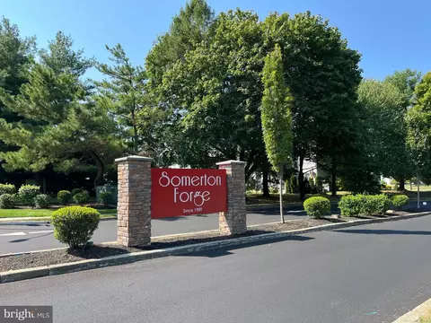 185 Forge Ln, Feasterville Trevose, PA 19053