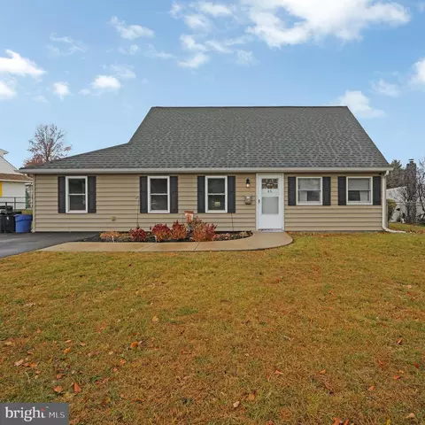 45 Curry Hill Rd, Levittown, PA 19057