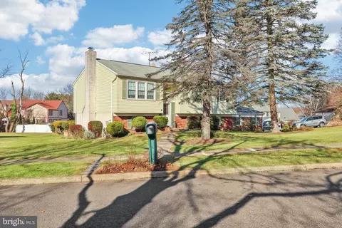 326 Crestwood Ave, Feasterville Trevose, PA 19053