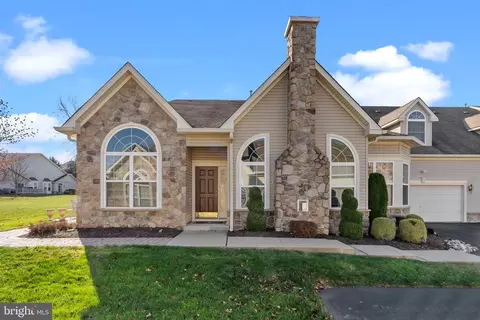 14 Fairway Dr #171, Warminster, PA 18974