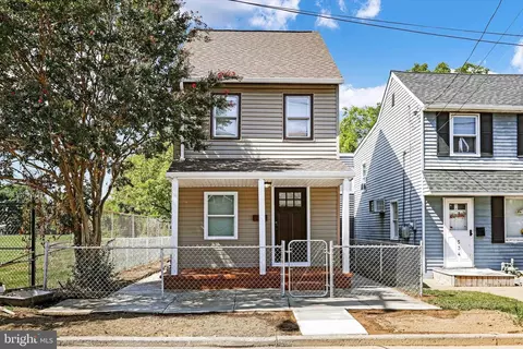 532 Maple St, Bristol, PA 19007