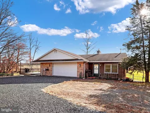 1064 Creamery Rd, Perkasie, PA 18944