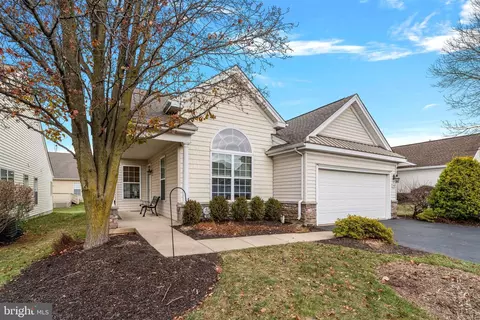 925 Laurens Ln, Warwick, PA 18974