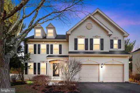 165 Equestrian Dr, New Hope, PA 18938