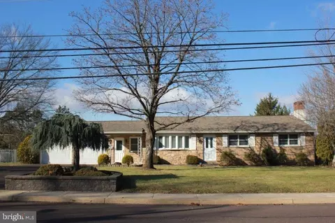317 E Branch Rd, Sellersville, PA 18960