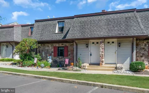 440 S State St #G6, Newtown, PA 18940