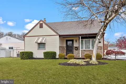 2613 Filbert Ave, Croydon, PA 19021