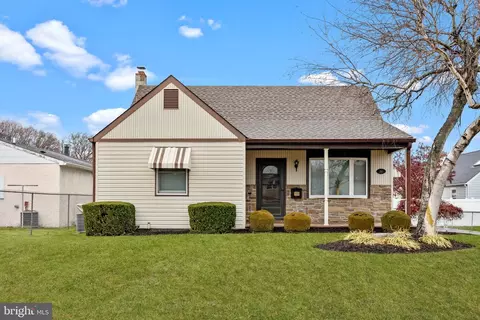 2613 Filbert Ave, Croydon, PA 19021 photo 2
