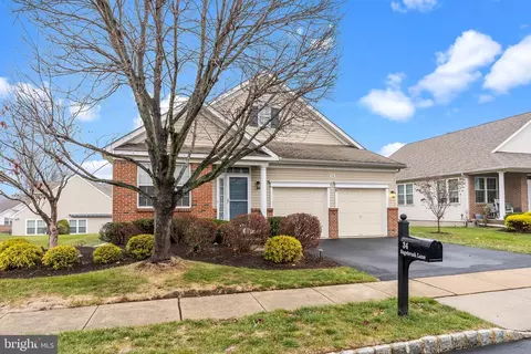 34 Sagebrush Ln, Langhorne, PA 19047