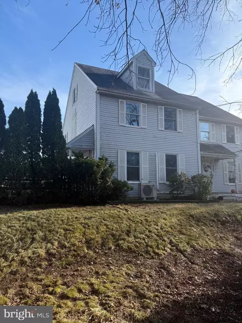 442 E Park Ave, Sellersville, PA 18960