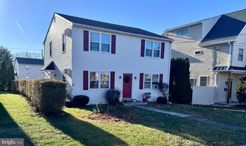 204 Harvey Ave, Doylestown, PA 18901