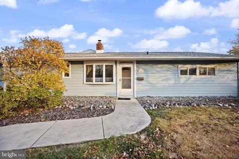 147 Willow Dr, Levittown, PA 19054