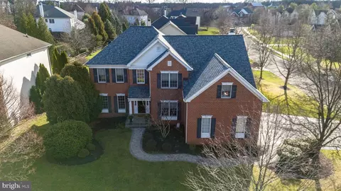 2277 Hedgerow Ln, Furlong, PA 18925