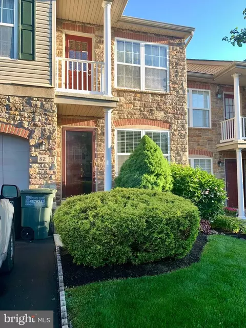 82 Ashley Dr, Feasterville Trevose, PA 19053
