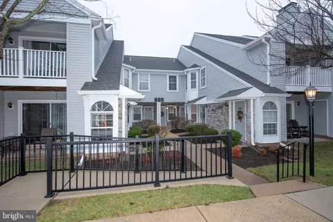 805 Mews Dr #805, Sellersville, PA 18960