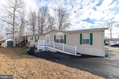 233 Laurel Run Dr, Quakertown, PA 18951