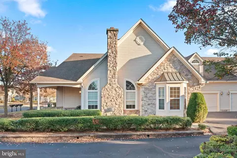 89 Villa Dr #58, Warminster, PA 18974