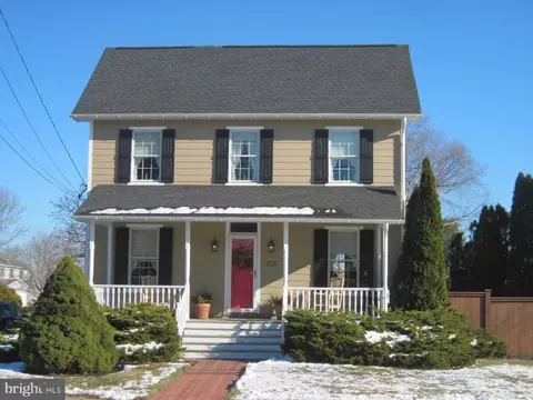 225 N Main St, Richlandtown, PA 18955