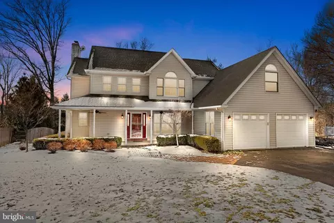 42 Creekview Dr, Perkasie, PA 18944
