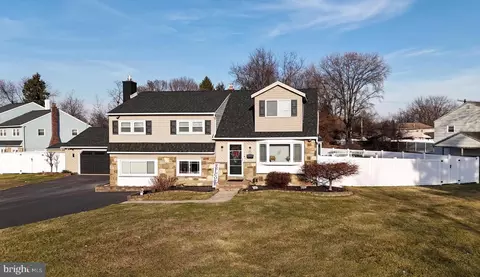 901 Catalpa Rd, Warminster, PA 18974
