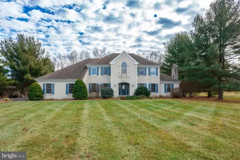 156 Golfview Dr, Warminster, PA 18974