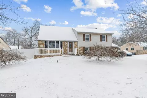 1033 Davisville Rd, Southampton, PA 18966