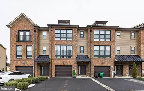 27 Sienna Pl, Feasterville Trevose, PA 19053