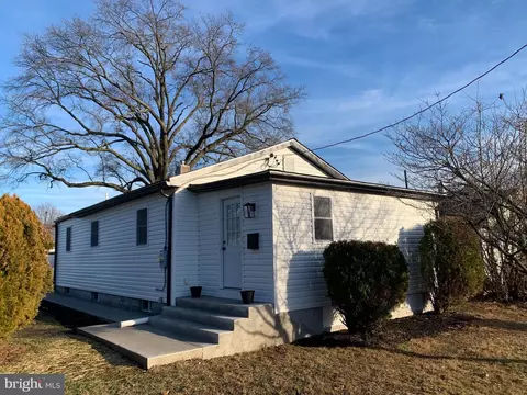 901 Emily Ave, Croydon, PA 19021