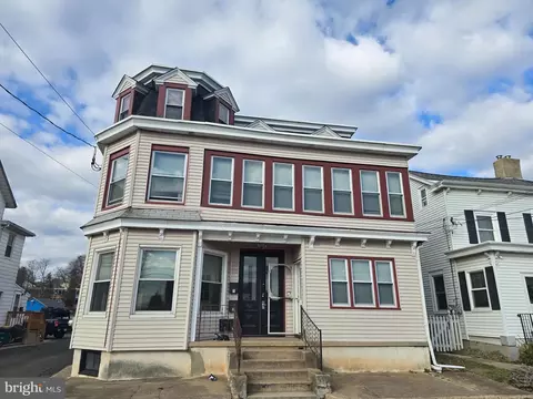 40 Union St, Morrisville, PA 19067