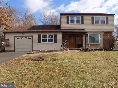 217 Valley Rd, Morrisville, PA 19067