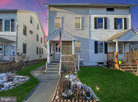 34 Union St, Morrisville, PA 19067