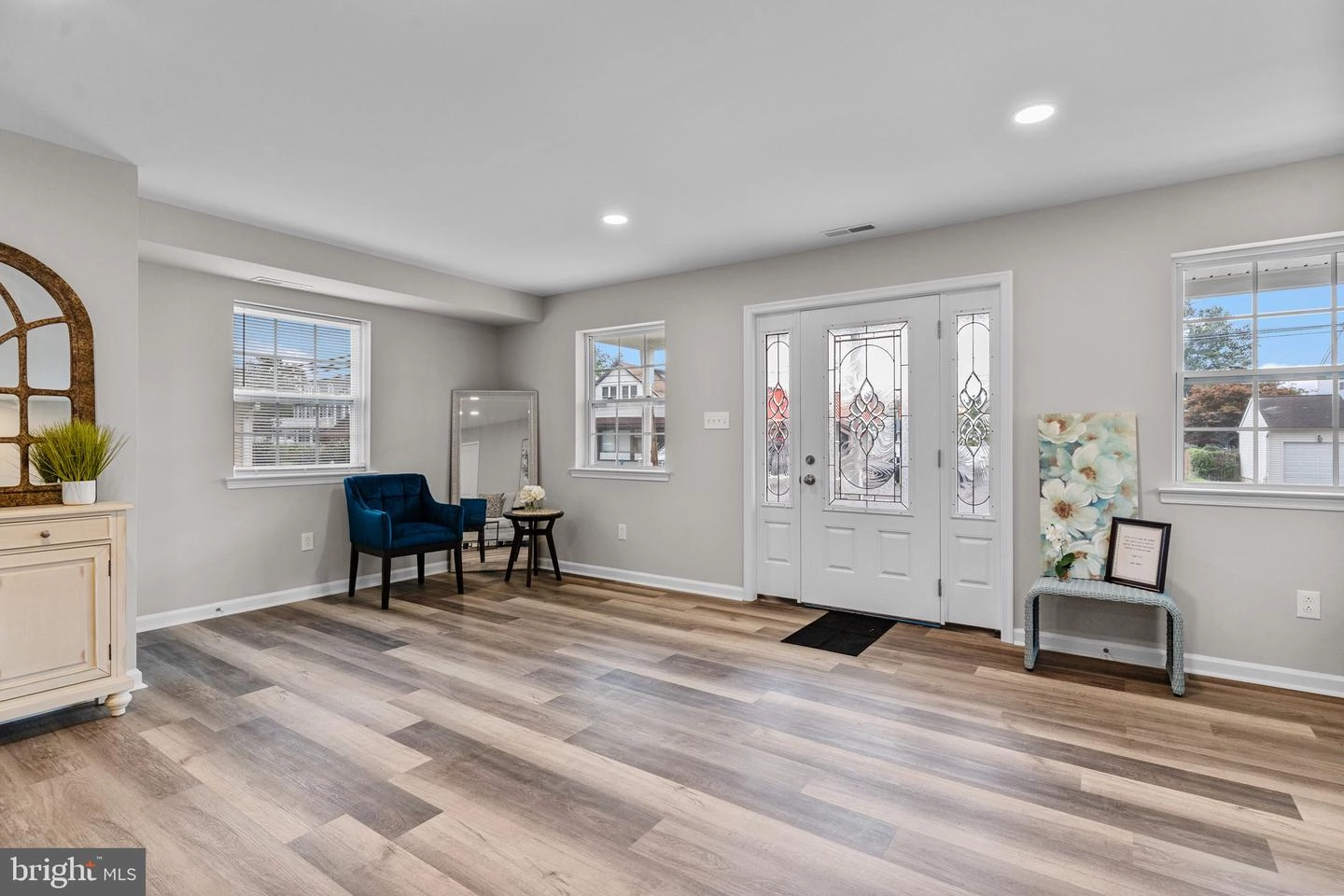Entry Way - 1311 State Rd, Croydon, PA 19021 photo 5 of 10