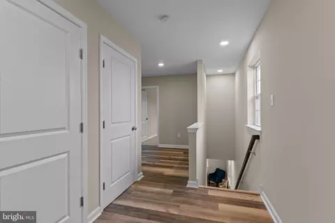 Entry Way - 1311 State Rd, Croydon, PA 19021 photo 8 of 10