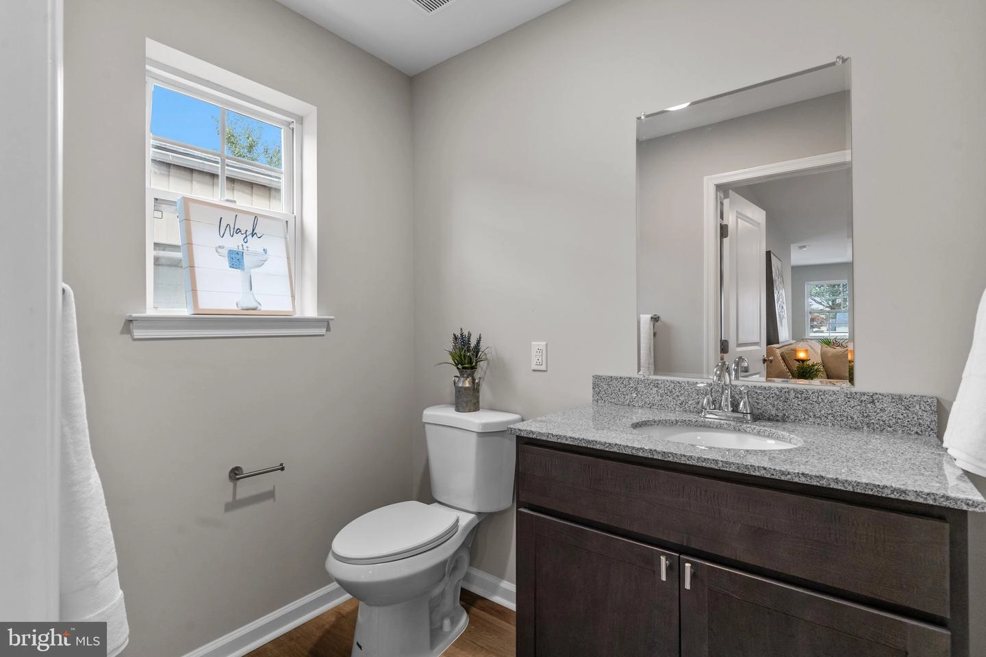 Entry Way - 1311 State Rd, Croydon, PA 19021 photo 7 of 10
