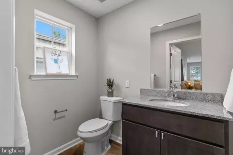 Entry Way - 1311 State Rd, Croydon, PA 19021 photo 7 of 10