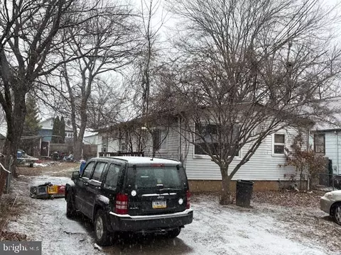 513 Princess Ave, Croydon, PA 19021
