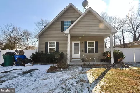 828 Main Ave, Croydon, PA 19021