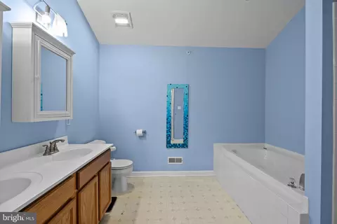 Entry Way - 4635 Old Oak Rd, Doylestown, PA 18902 photo 5 of 10