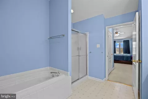 Entry Way - 4635 Old Oak Rd, Doylestown, PA 18902 photo 6 of 10