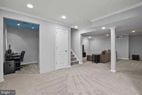 Entry Way - 4635 Old Oak Rd, Doylestown, PA 18902 photo 9 of 10