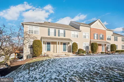834 Purple Martin Ct #218, Warrington, PA 18976