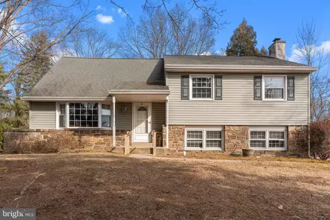 418 Merion Dr, Newtown, PA 18940