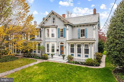 267 W Court St, Doylestown, PA 18901