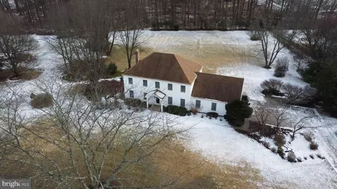5962 Shetland Dr, Doylestown, PA 18902