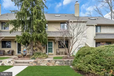 210 Coventry Ct, Yardley, PA 19067