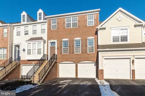 32 Cornerstone Ct, Doylestown, PA 18901