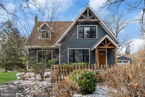 1051 River Rd, Washington Crossing, PA 18977
